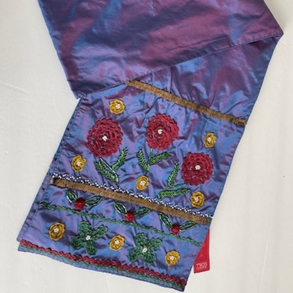 NWT VTG Two's Company Iridescent sequined beaded Scarf